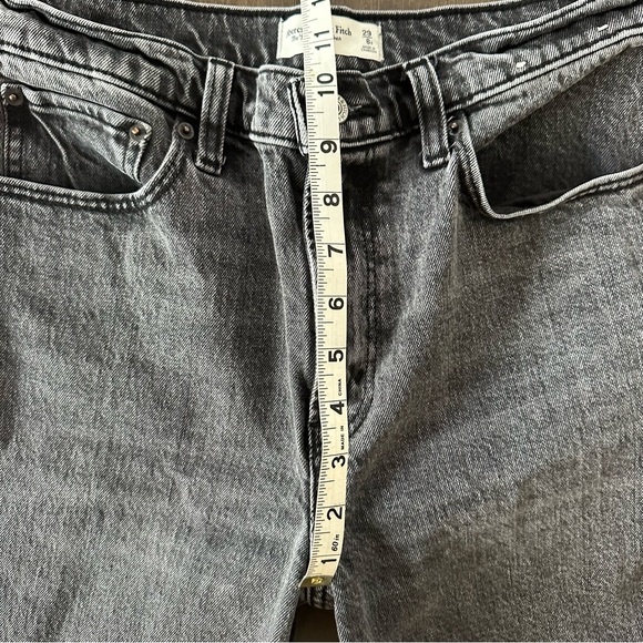 Abercrombie & Fitch Women's The 90"s Relaxed High Rise Jean Faded Black Size 8R - Picture 5 of 8